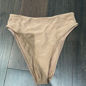 Frankie’s Jenna Bottom